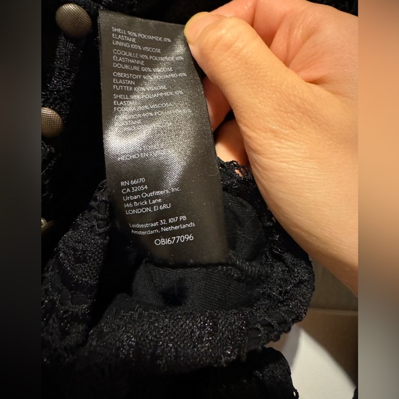 ANTHROPOLOGY BLACK LACE TOP - Picture 4 of 4